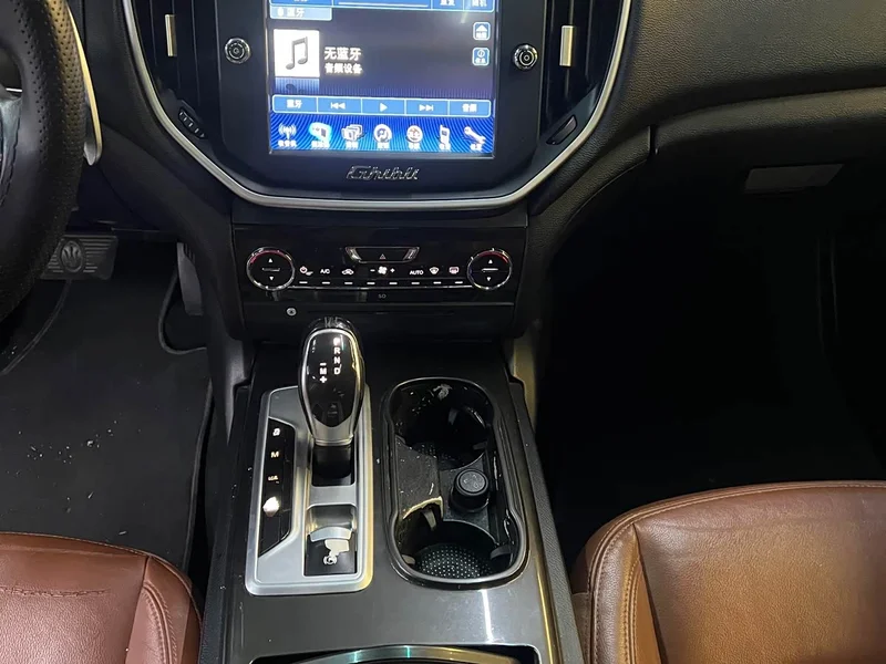 Maserati Ghibli — фото 12