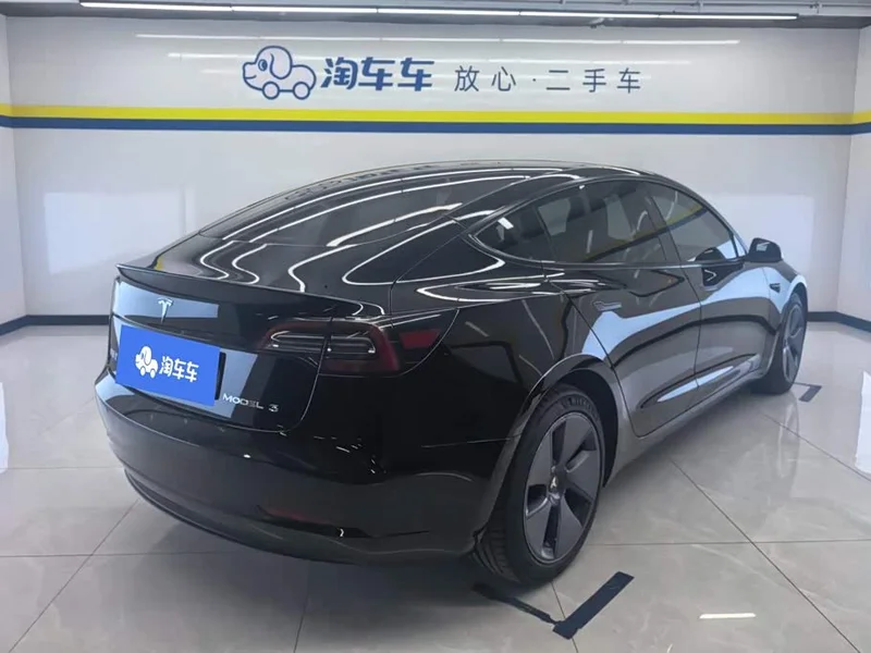 Tesla Model 3 — фото 3