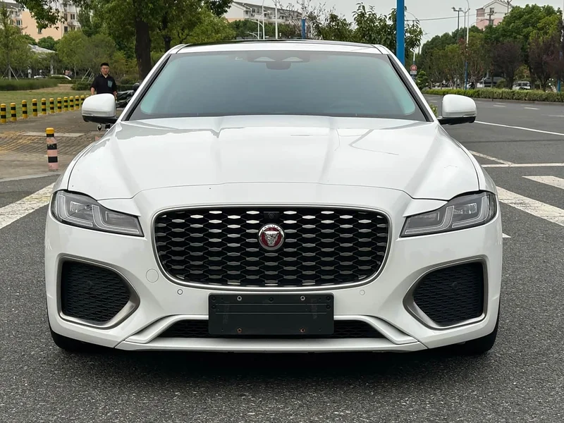 Jaguar XFL — фото 2
