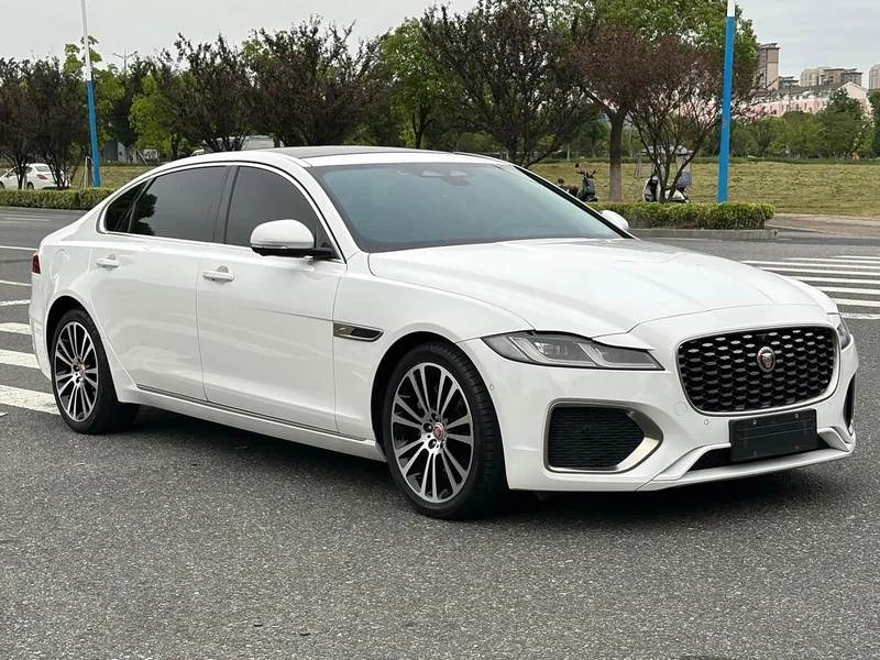 Jaguar XFL — фото 3