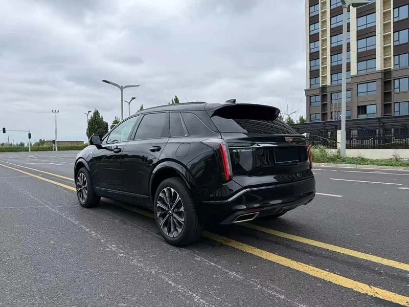 Cadillac XT5 — фото 11