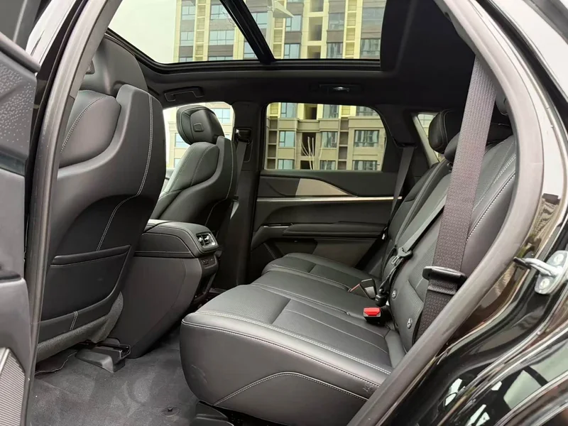 Cadillac XT5 — фото 7