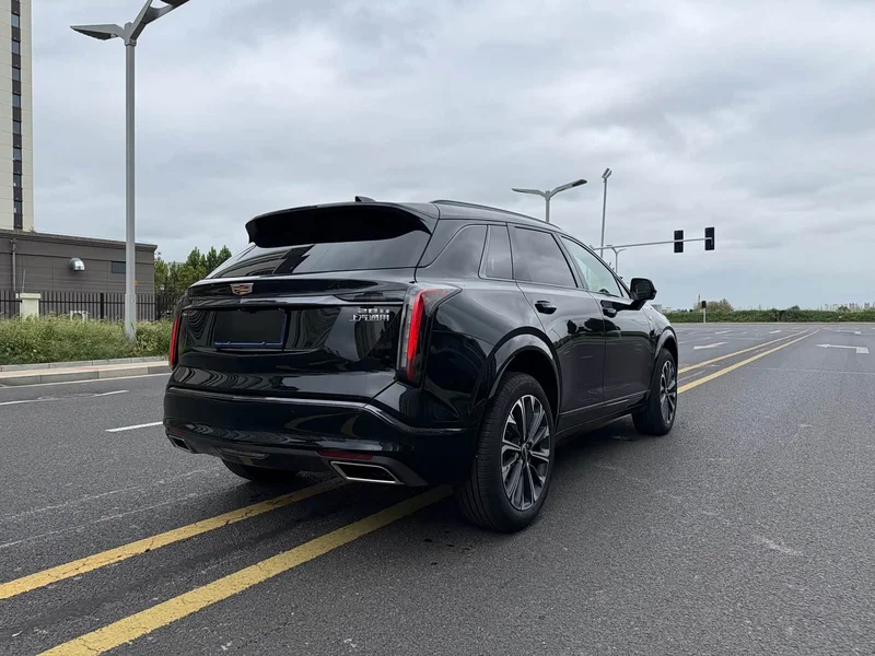 Cadillac XT5 — фото 8