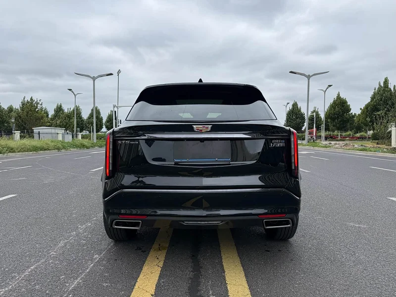 Cadillac XT5 — фото 9