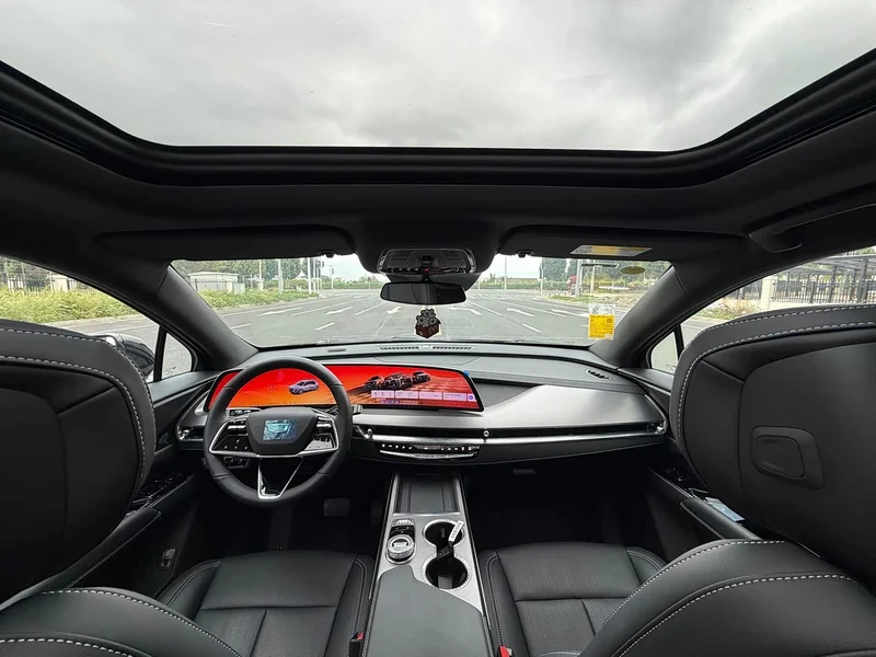 Cadillac XT5 — фото 10