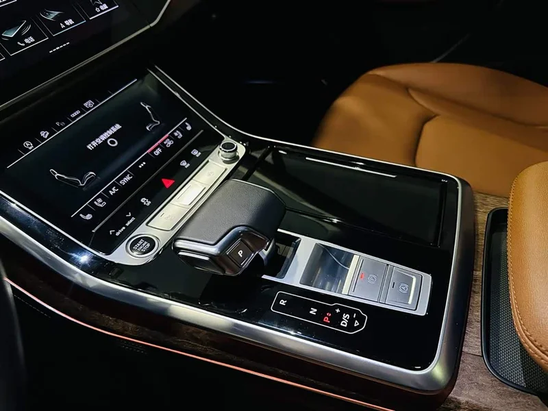 Audi Q7 — фото 11