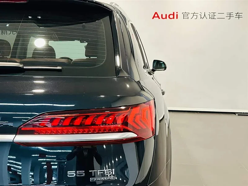 Audi Q7 — фото 17