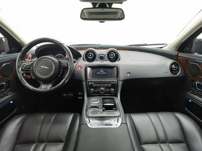 Jaguar XJ — фото 5
