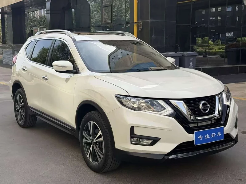 Nissan X-Trail — фото 1