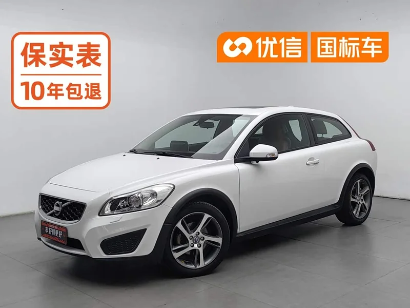 Volvo C30 — фото 1