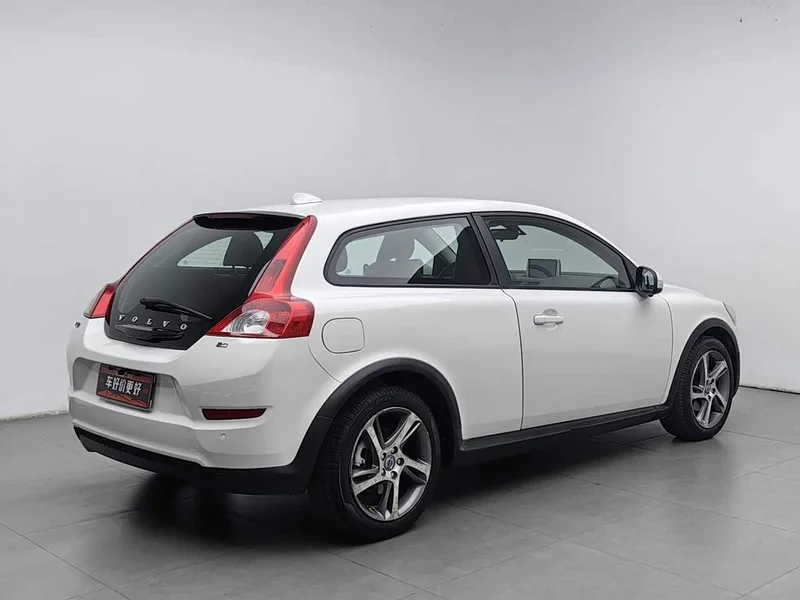 Volvo C30 — фото 2