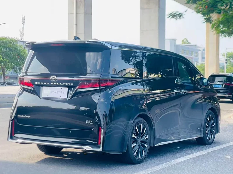 Toyota Vellfire — фото 5