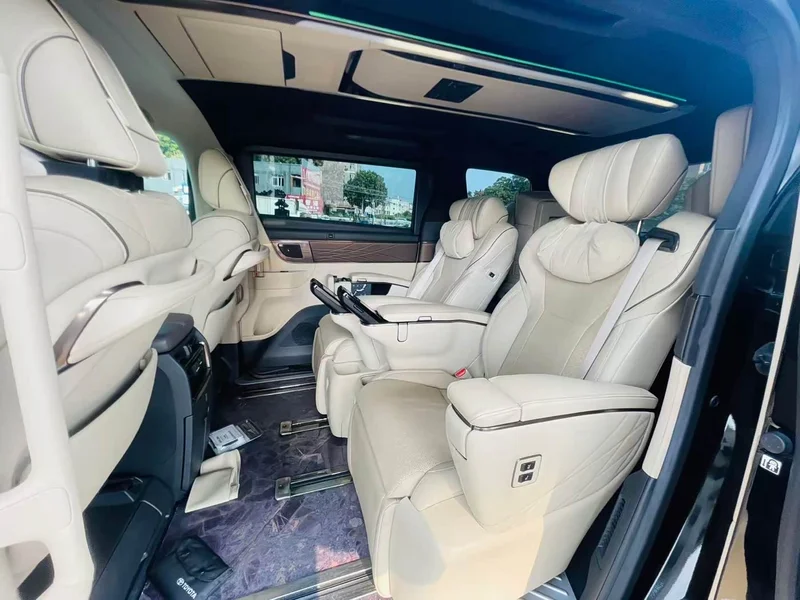Toyota Vellfire — фото 8