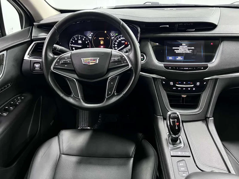 Cadillac XT5 — фото 12