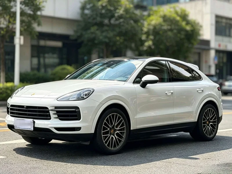 Porsche Cayenne — фото 1
