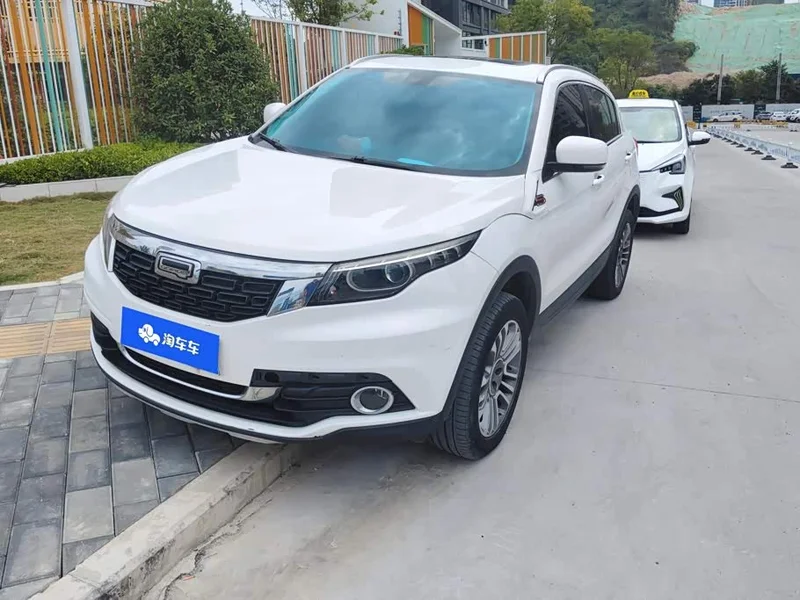 Qoros 5