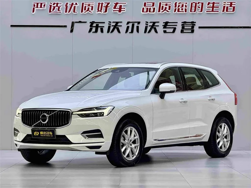 Volvo XC60 — фото 1