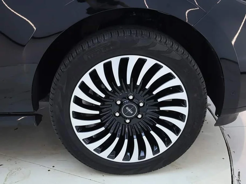 Lincoln Navigator — фото 13