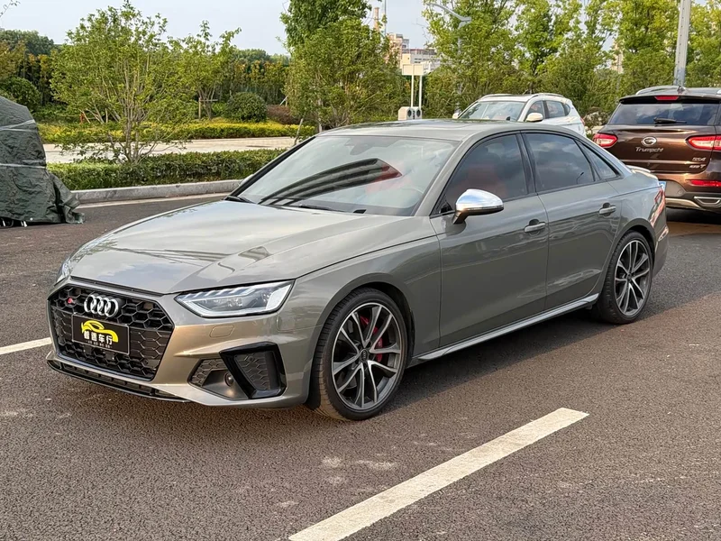 Audi S4