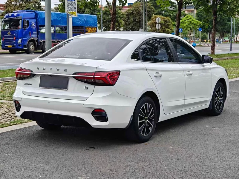 Roewe i5 — фото 12