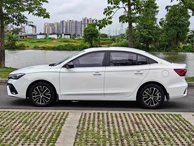 Roewe i5 — фото 9