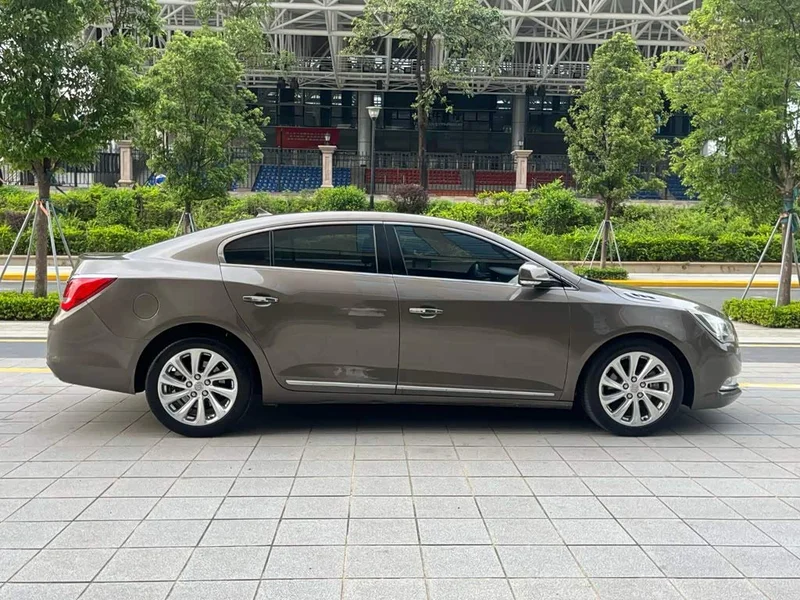 Buick LaCrosse — фото 8