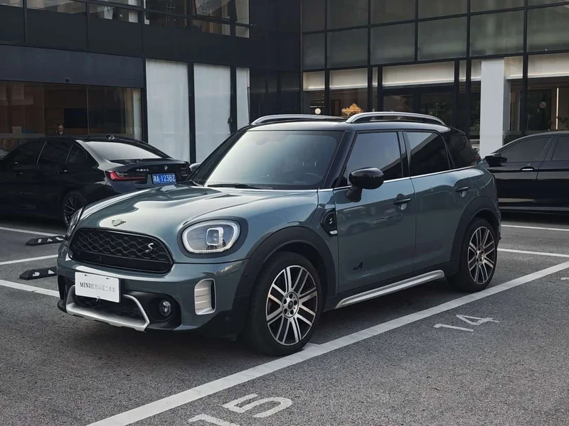 MINI COUNTRYMAN — фото 1