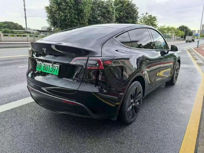 Tesla Model Y — фото 3