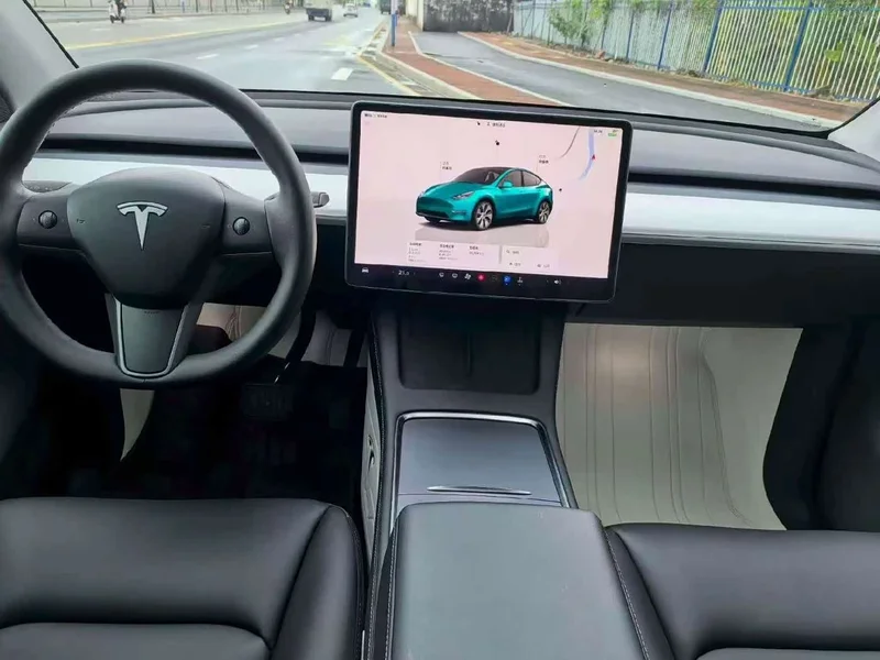 Tesla Model Y — фото 4