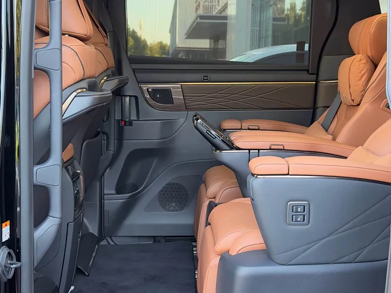 Toyota Vellfire — фото 21