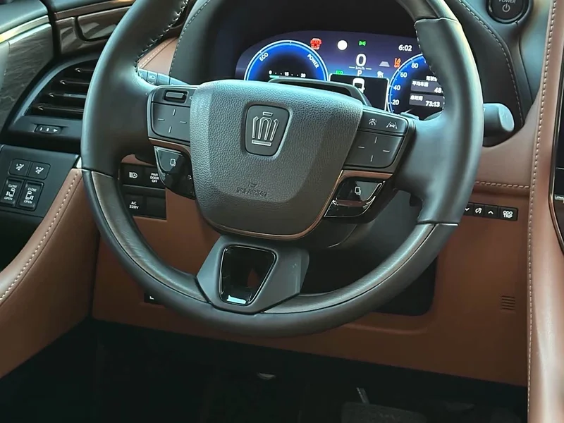 Toyota Vellfire — фото 3