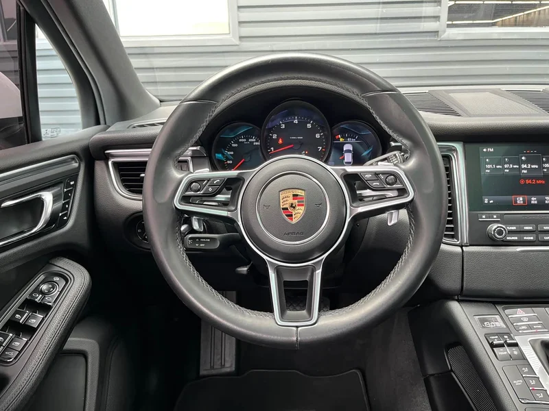 Porsche Macan — фото 12