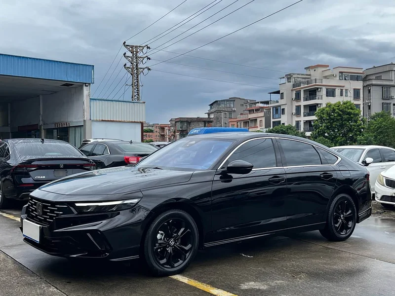 Honda Accord — фото 1