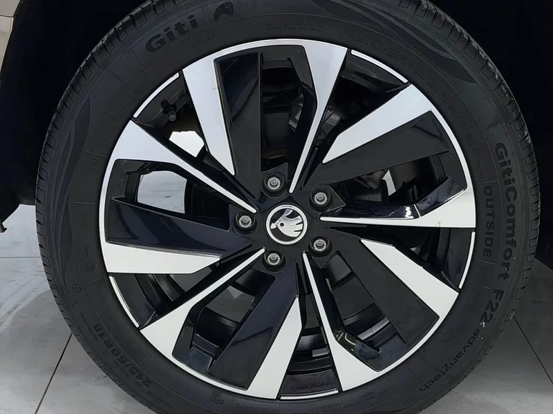 Skoda Karoq — фото 23
