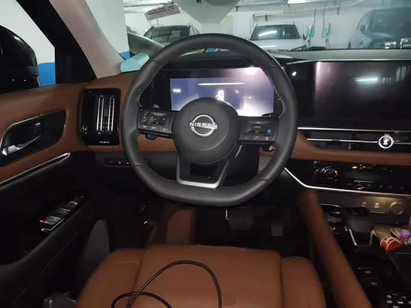 Nissan Pathfinder — фото 11