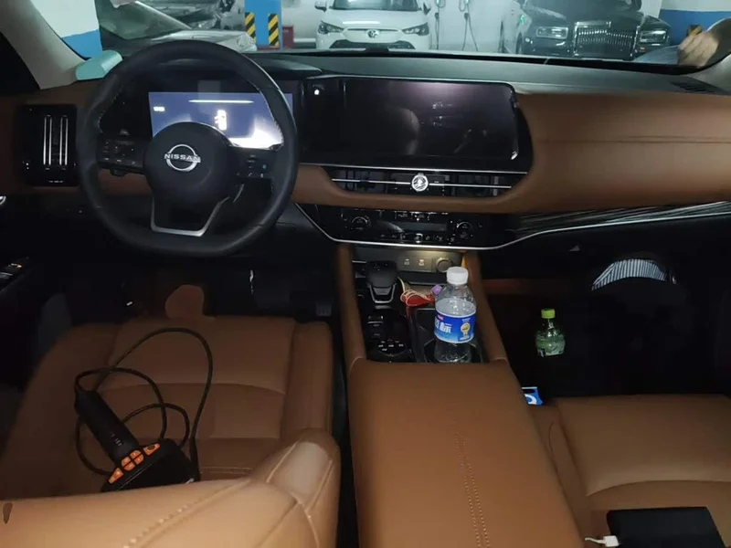 Nissan Pathfinder — фото 10