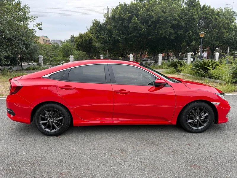 Honda Civic — фото 10