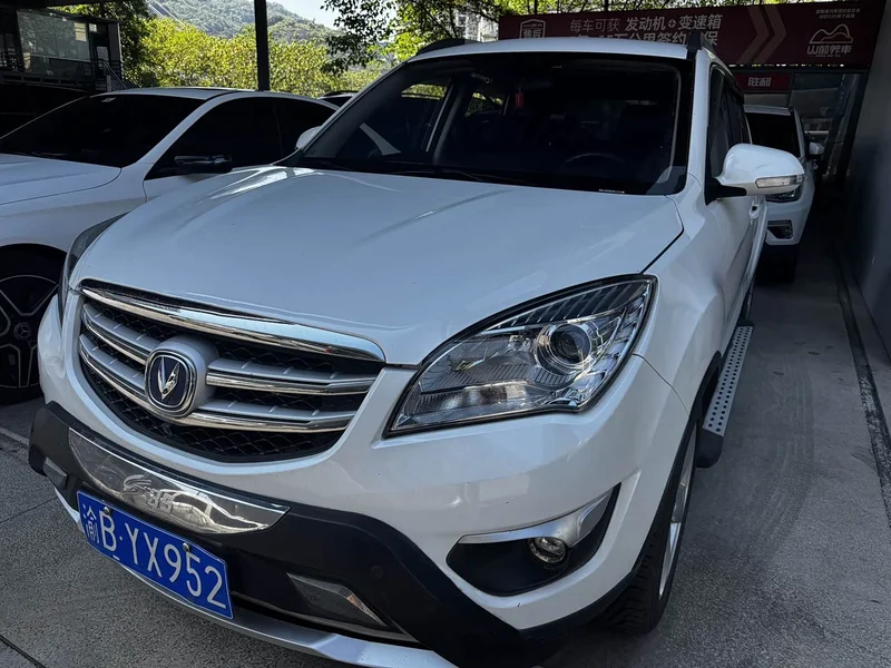 Changan CS35 — фото 1