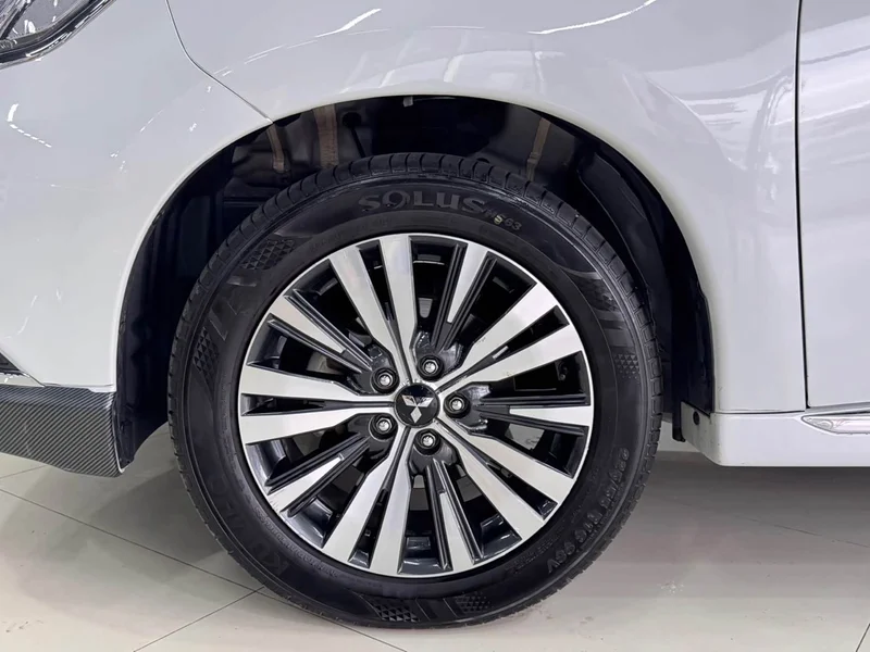 Mitsubishi Outlander — фото 16