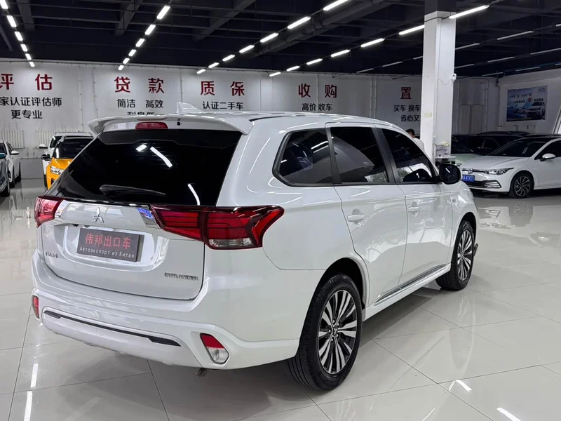 Mitsubishi Outlander — фото 4