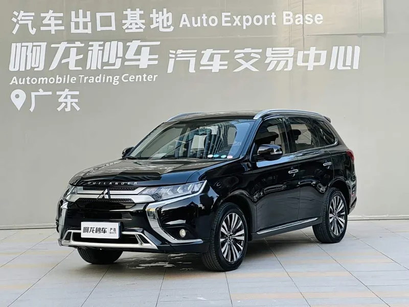 Mitsubishi Outlander — фото 1