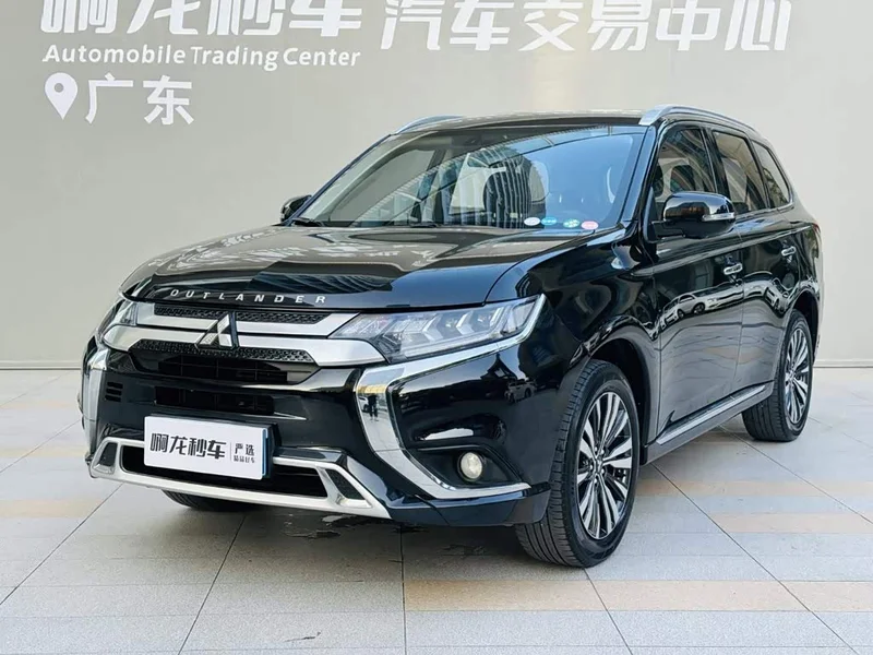 Mitsubishi Outlander — фото 18