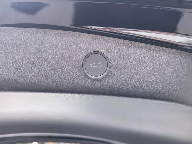 Tesla Model 3 — фото 11
