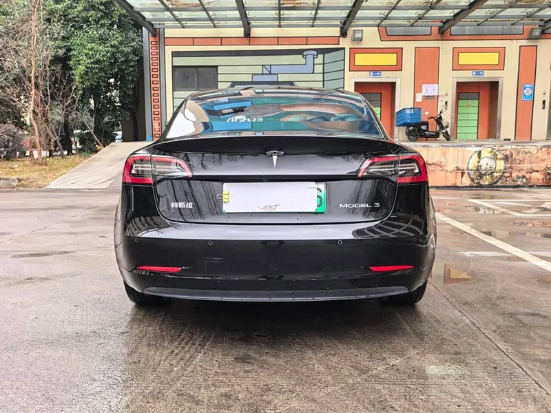 Tesla Model 3 — фото 16