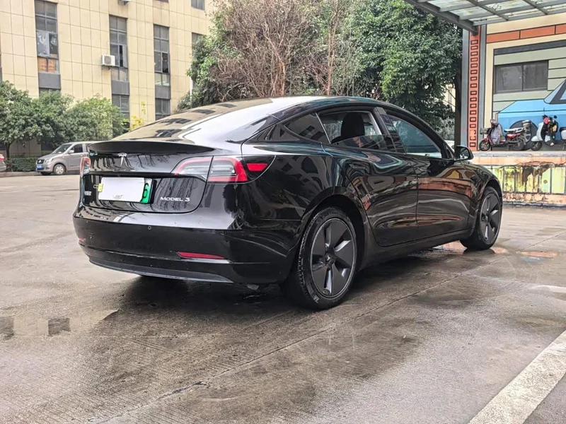 Tesla Model 3 — фото 17