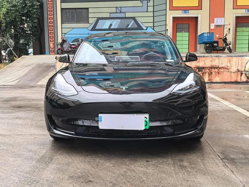 Tesla Model 3 — фото 2
