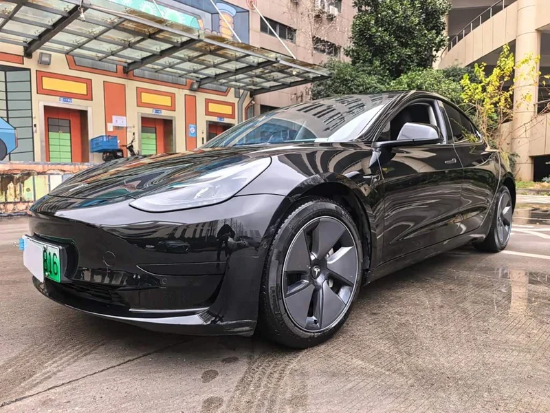 Tesla Model 3 — фото 4