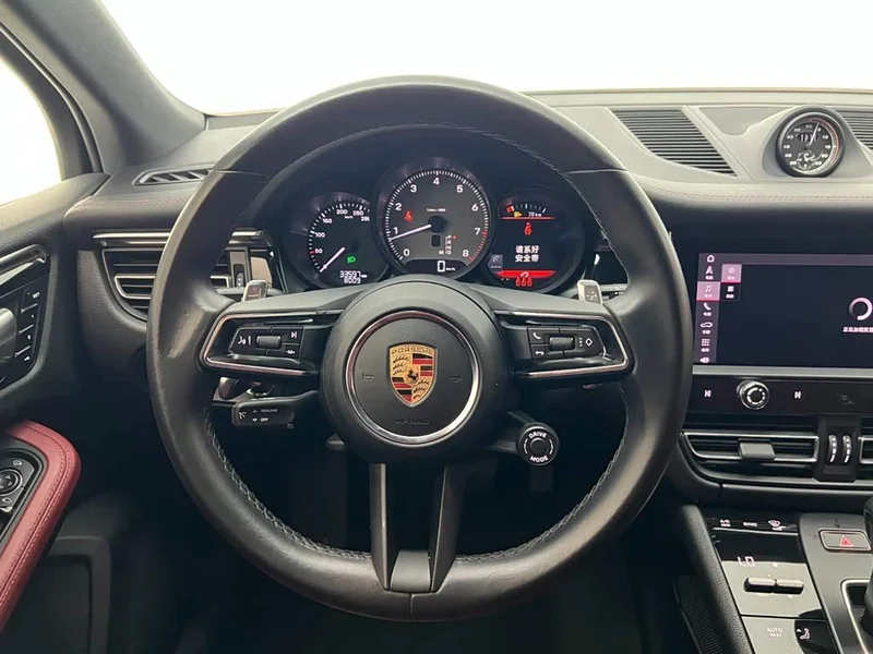 Porsche Macan — фото 10