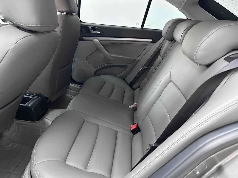 Volkswagen Octavia — фото 11