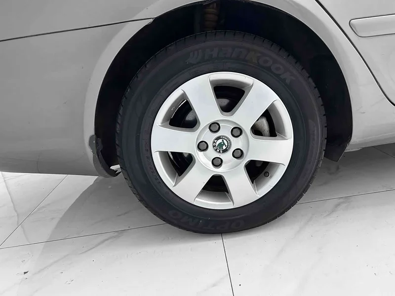 Volkswagen Octavia — фото 9